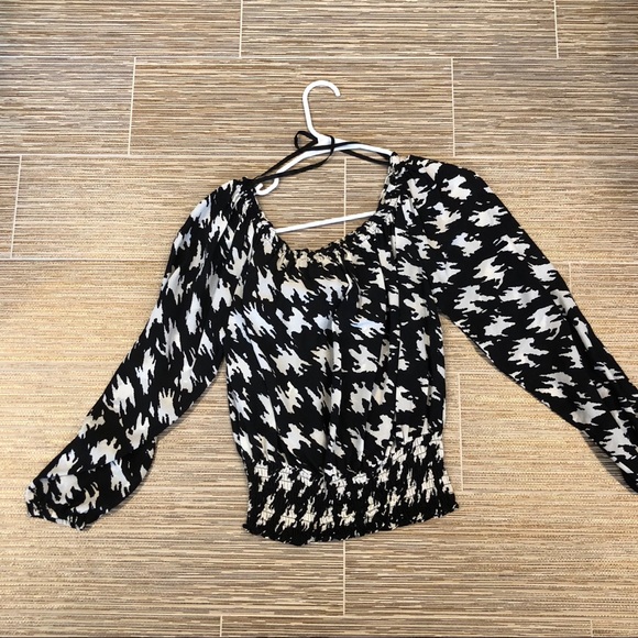 Michael Kors Vintage Black & White Blouse - Picture 4 of 4